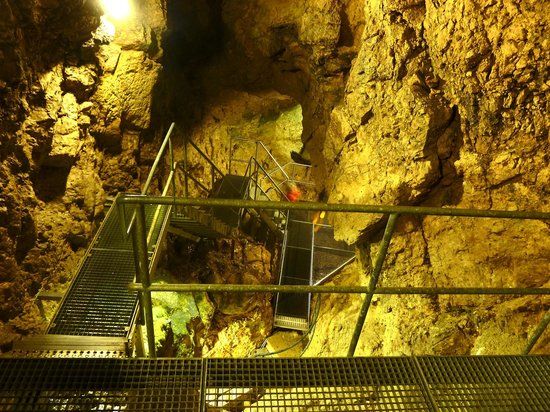 les Moulins souterrains du Col-des-Roches