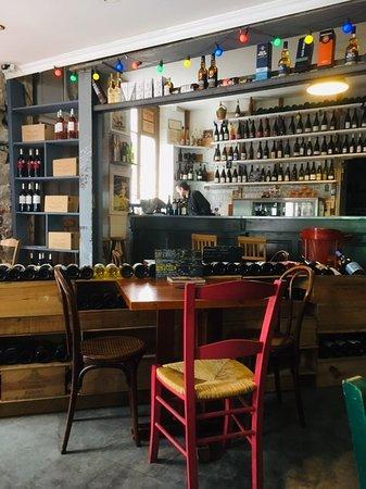 Le 25 bar a vin