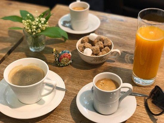 Le Salon de Cafe