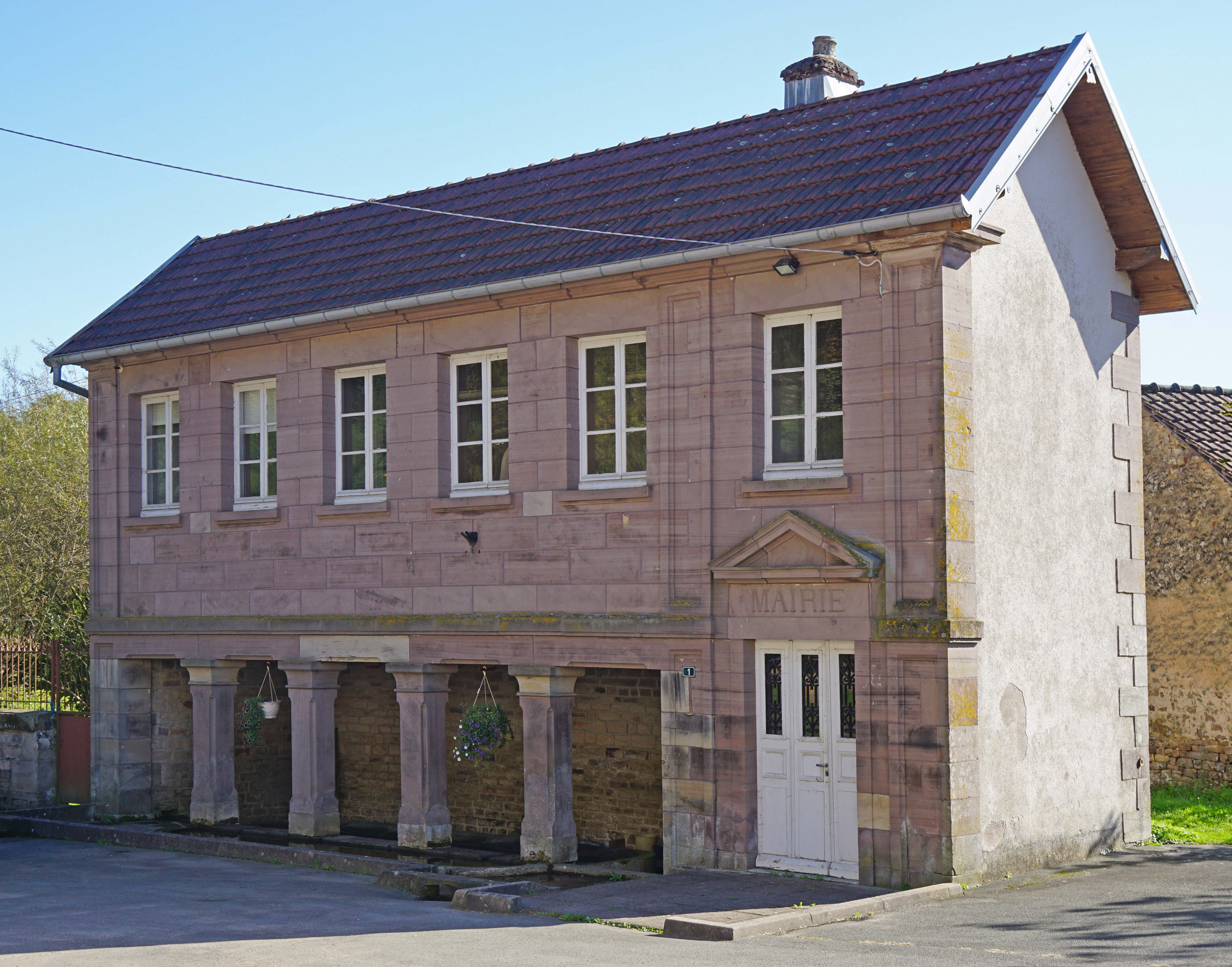 mairie-lavoir de Belmont