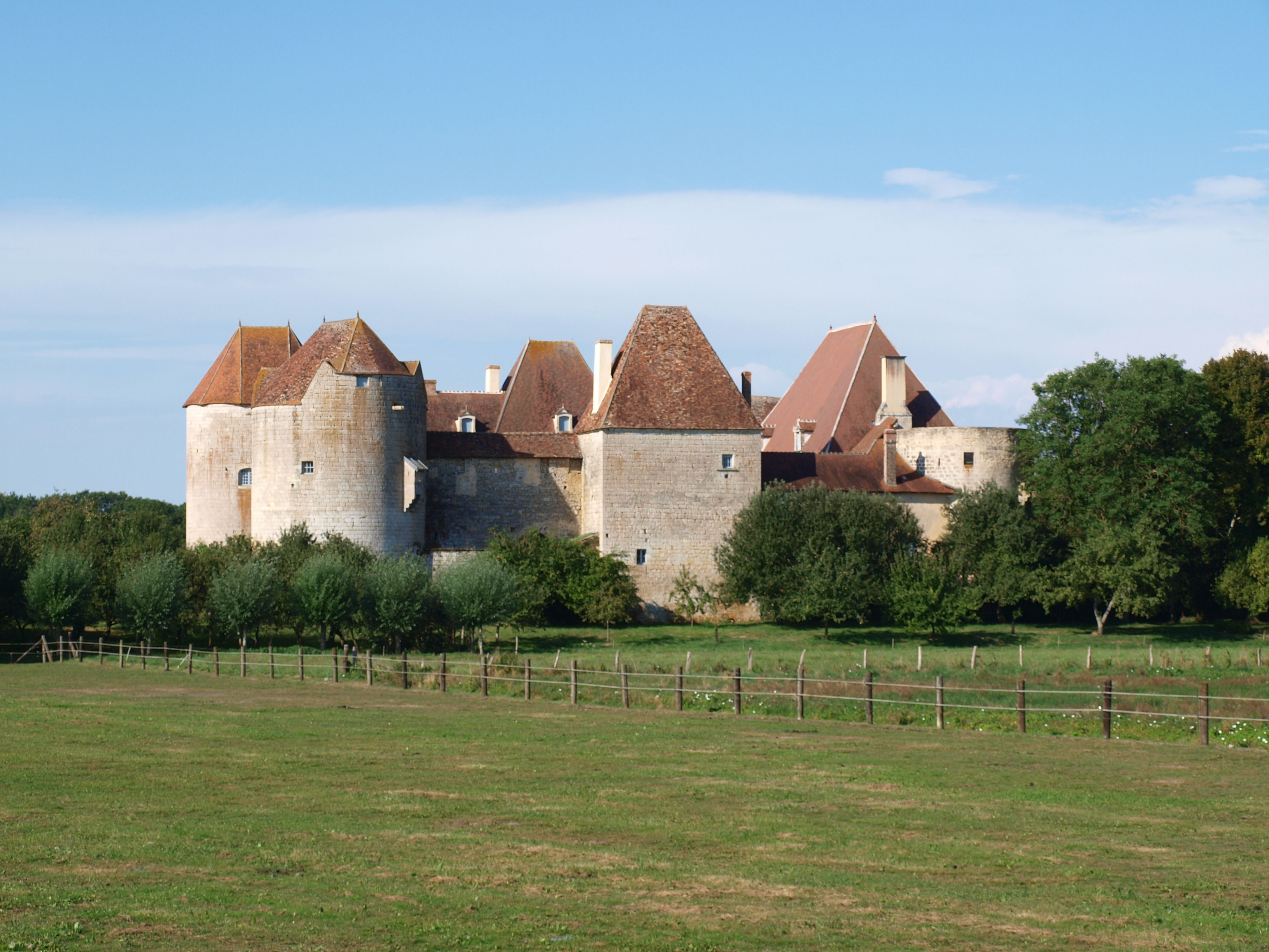 château de la Motte-Josserand