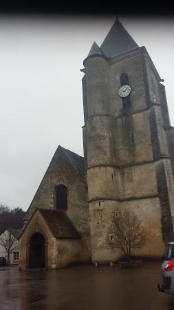 l'église Saint-Marien de Mézilles